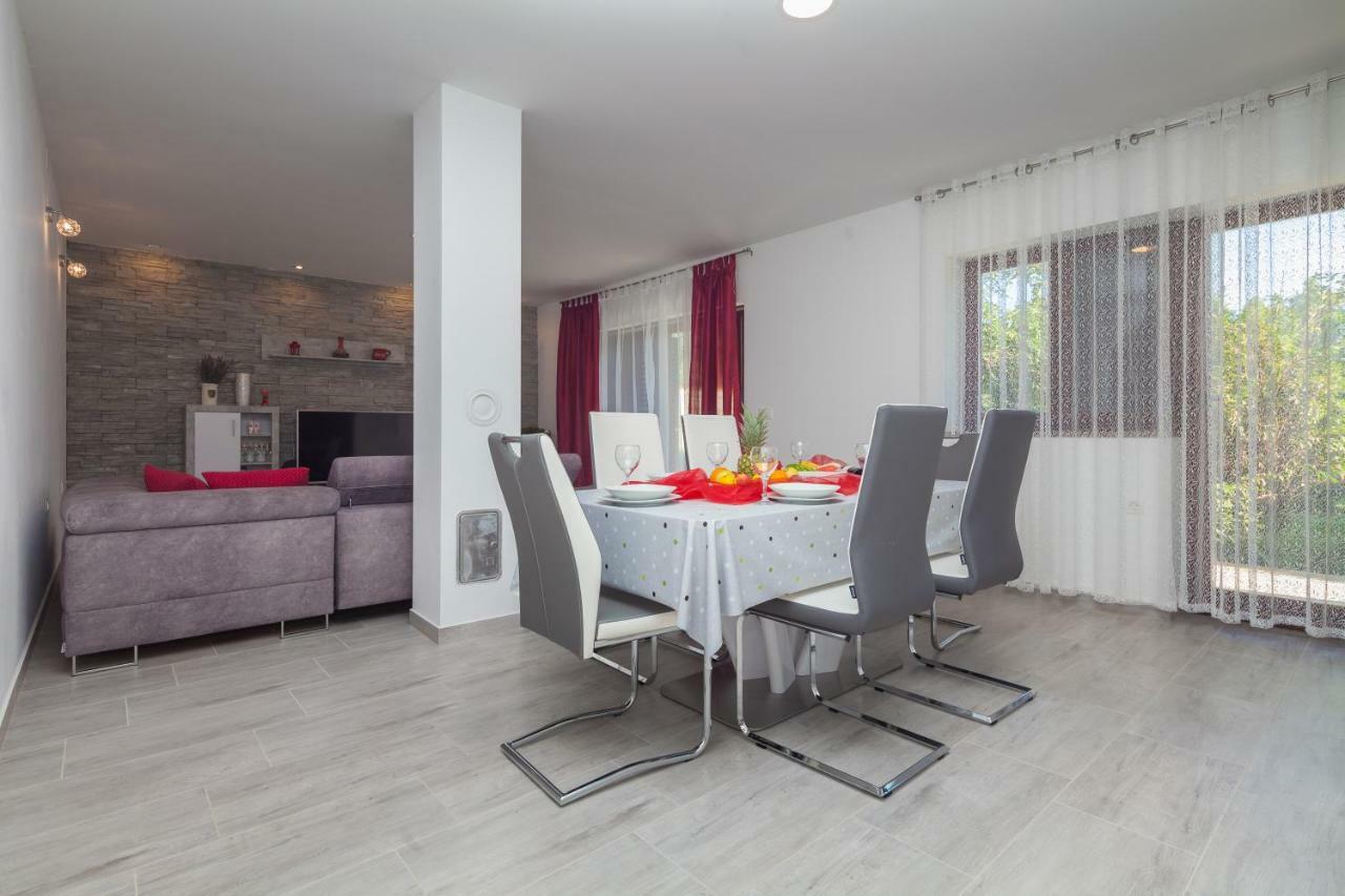 New brend app Matija Appartement Pinezici  Buitenkant foto