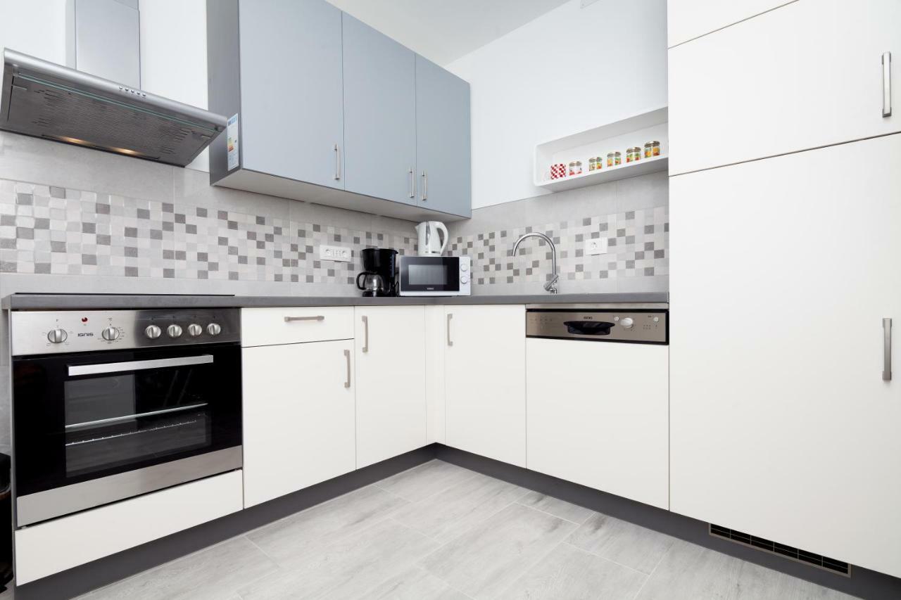 New brend app Matija Appartement Pinezici  Buitenkant foto